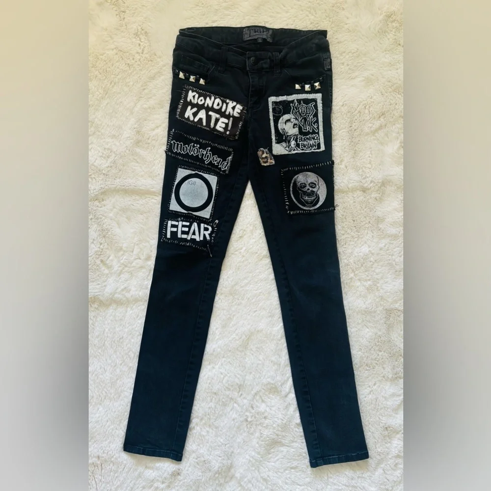 Tripp NYC Customize Studded & Patch Work Black Denim  Jeans Size: 30 - Picture 6 of 7